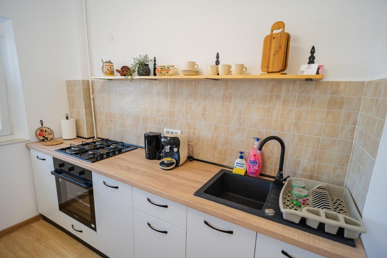 Playful Retreat - 1br Cozy Apartment Bucharest