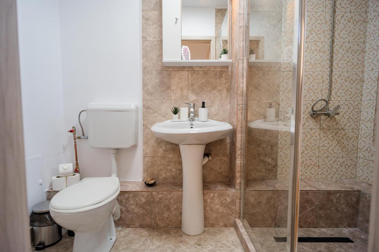 Apartment Playful Retreat - 1br Cozy Bucharest